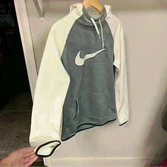 Nike Therma-Fit Womens Swoosh Colorblock Pockets Sweatshirt Hoodie Size M - Picture 5 of 10